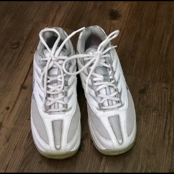 Nike Golf shoes 🎉HOST PICK🎉 - Picture 1 of 3